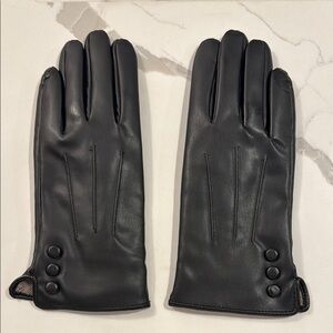 Elegant Black Leather Gloves